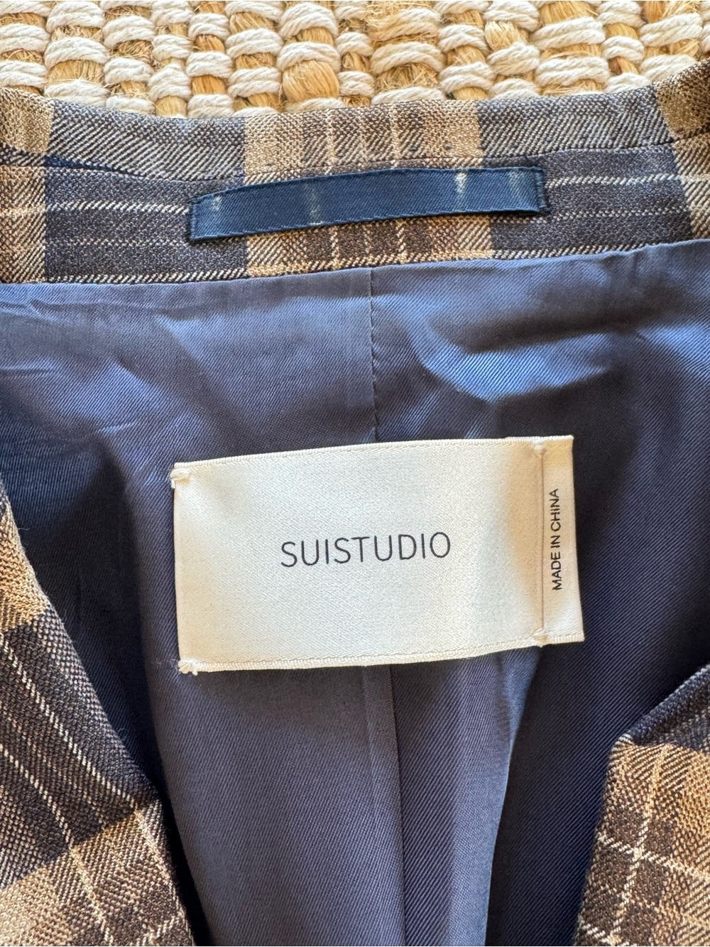 SUISTUDIO Italian Wool Plaid Double Breasted Blazer Cameron Navy Tan US 6 - Picture 4 of 12